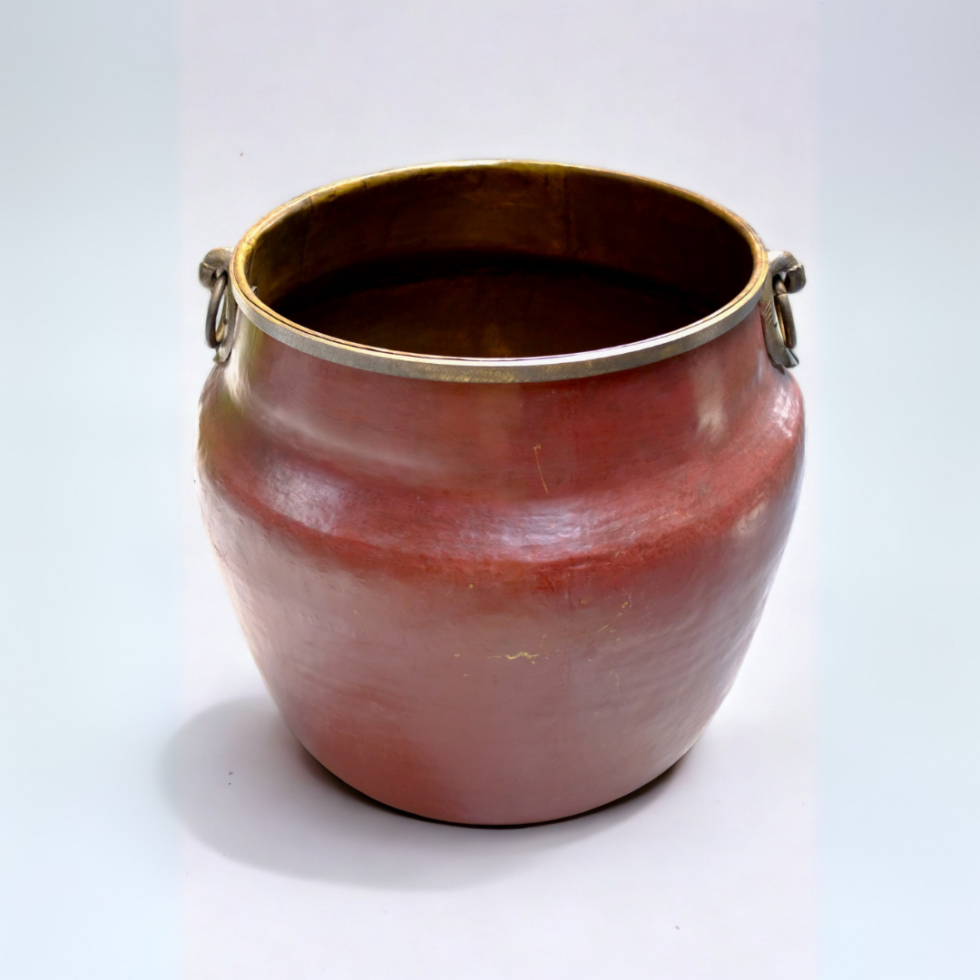 Vintage cooking vessel